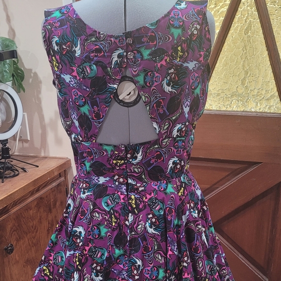 Disney villains dress - Picture 4 of 4